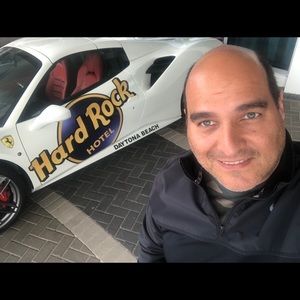 Meet your Posher, Augusto